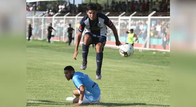 Francisco Duclós supera la marca de un jugador de La Bocana. Francisco Duclós supera la marca de un jugador de La Bocana.