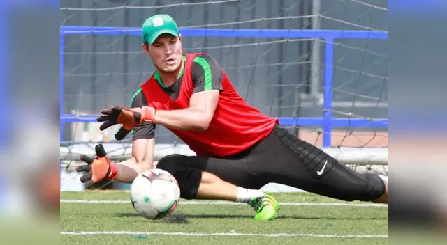 George Forsyth se luce en los entrenamientos de Alianza Lima.