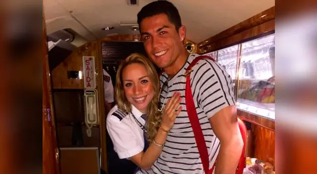 Aquí ambos en el bar del jet del privado de Cristiano Ronaldo. Aquí ambos en el bar del jet del privado de Cristiano Ronaldo.