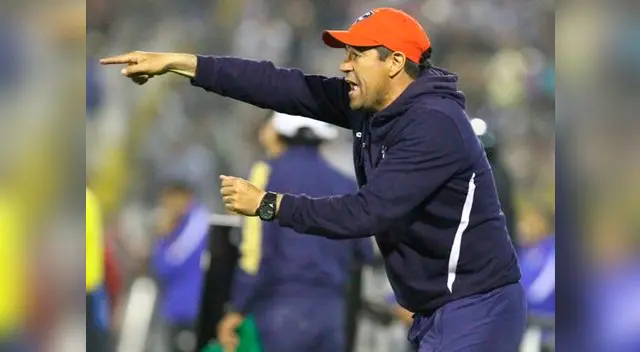 Sergio Ibarra fue técnico-jugador y salvó del descenso a Cienciano en 2010.