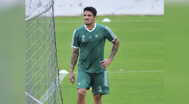 Vargas ha sido figura en los 21 partidos que ha disputado con el Betis. Vargas ha sido figura en los 21 partidos que ha disputado con el Betis.