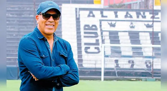 Roberto Mosquera continuará al frente del equipo durante el Clausura