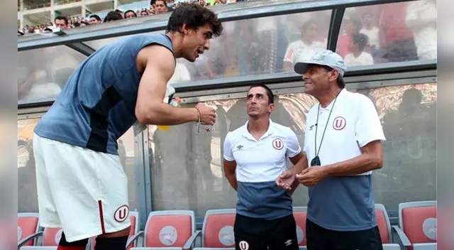 Roberto Chale conversa con Juan Diego Gutiérrez en un partido. Roberto Chale conversa con Juan Diego Gutiérrez en un partido.