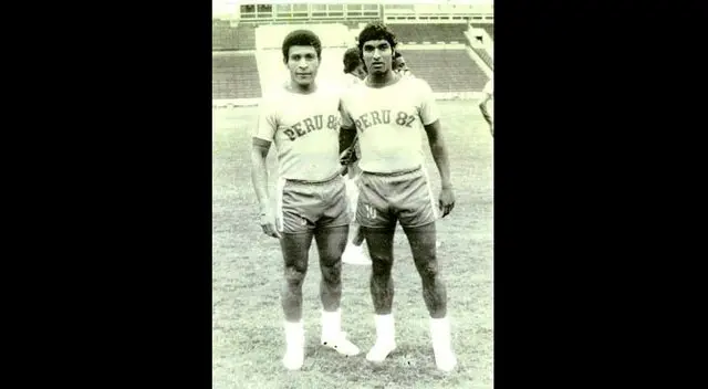 Ernesto Guillen junto al gran capitán Héctor Chumpitaz Ernesto Guillen junto al gran capitán Héctor Chumpitaz