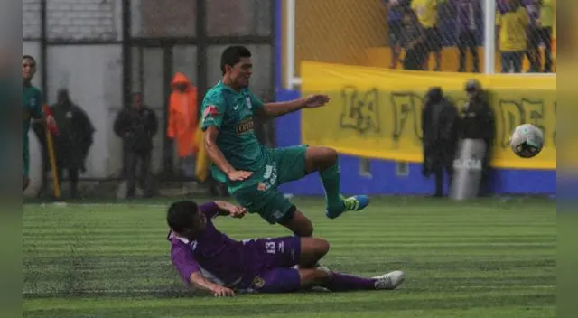 Alianza Lima vs. Comerciantes Unidos: Mereles derriba a Koichi Aparicio 