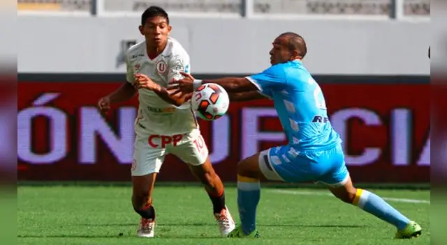 Edison Flores supera a un contrario en el "U"-La Bocana del Apertura.