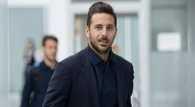 Claudio Pizarro será DT del Werder Bremen cuando se retire. Claudio Pizarro será DT del Werder Bremen cuando se retire.
