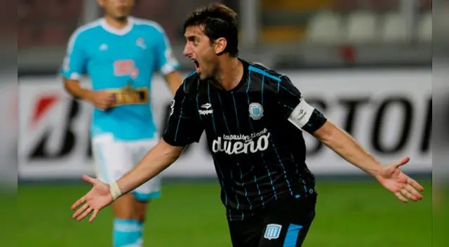 Diego Milito celebra su gol a Sporting Cristal por la Copa Libertadores 2015. Diego Milito celebra su gol a Sporting Cristal por la Copa Libertadores 2015.