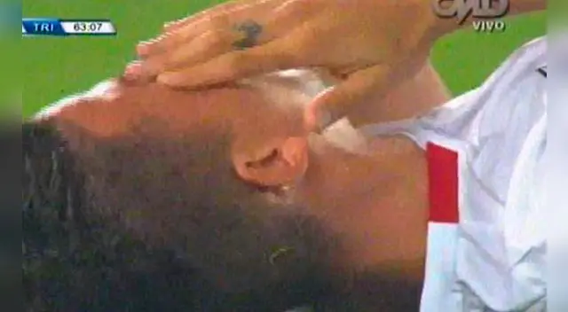 Perú vs. Trinidad y Tobago: Cristian Benavente y el codazo criminal que casi lo saca del partido.