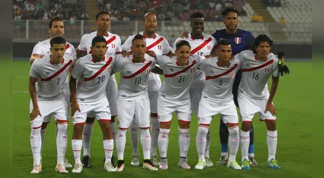 La alineación de Perú ante Trinidad y Tobago.