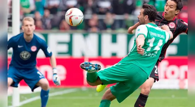 Claudio Pizarro y su golazo fue elegido el mejor de la temporada en Bundesliga Claudio Pizarro y su golazo fue elegido el mejor de la temporada en Bundesliga