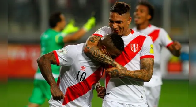 Jefferson Farfán y Paolo Guerrero celebran el gol de primero a Chile por Eliminatorias. Jefferson Farfán y Paolo Guerrero celebran el gol de primero a Chile por Eliminatorias.