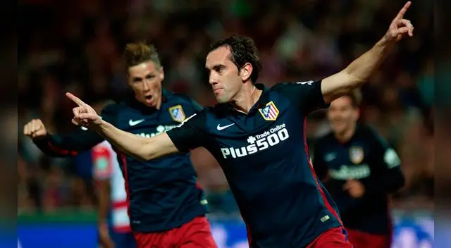 Diego Godín celebra un gol con el Atlético de Madrid.