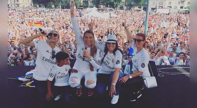 La familia de Cristiano Ronaldo en el fan zone del Real Madrid en Milán. La familia de Cristiano Ronaldo en el fan zone del Real Madrid en Milán.