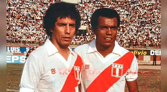 César Cueto y Teófilo Cubillas en un amistoso de Perú en el Estadio Nacional. César Cueto y Teófilo Cubillas en un amistoso de Perú en el Estadio Nacional.