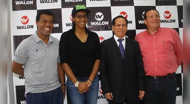 Uribe, Chihuán, el alcalde de Comas Miguel Saldaña y el gerente general de Walon Sport Alfonso Gilio Uribe, Chihuán, el alcalde de Comas Miguel Saldaña y el gerente general de Walon Sport Alfonso Gilio