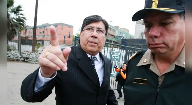 Guillermo Alarcón cumple una condena de 18 meses de prisión preventiva.