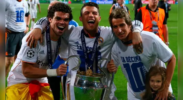 Cristiano Ronaldo celebra la Décima con Fabio Coentrao y Pepe. Cristiano Ronaldo celebra la Décima con Fabio Coentrao y Pepe.