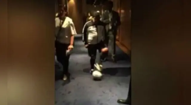 Diego Armando Maradona: El 'Pelusa' deslumbra al mundo con esta genial 'huacha'.