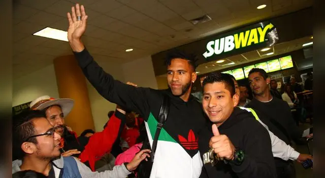 Pedro Gallese tuvo emotiva despedida en el aeropuerto Jorge Chávez.