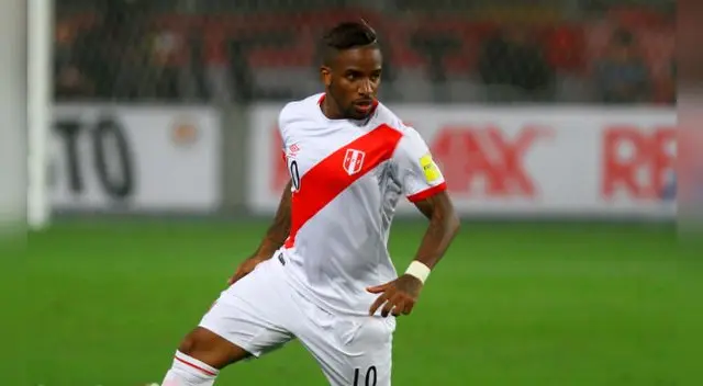 Jefferson Farfán no va al Eintracht Frankfurt, así lo aseguró director deportivo del club