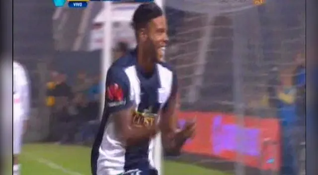 Lionard Pajoy celebra el 1-0 de Alianza Lima a San Martín. Lionard Pajoy celebra el 1-0 de Alianza Lima a San Martín.