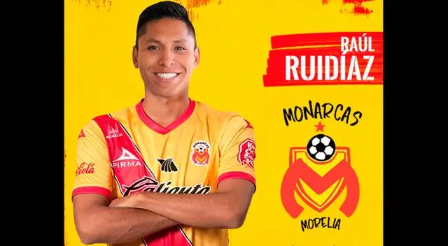 Raúl Ruidíaz en su presentación como jugador del Monarcas Morelia.