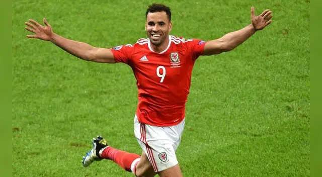 Gales vs Bélgica: el espectacular giro de Robson-Kanu para anotar este golazo. Gales vs Bélgica: el espectacular giro de Robson-Kanu para anotar este golazo.