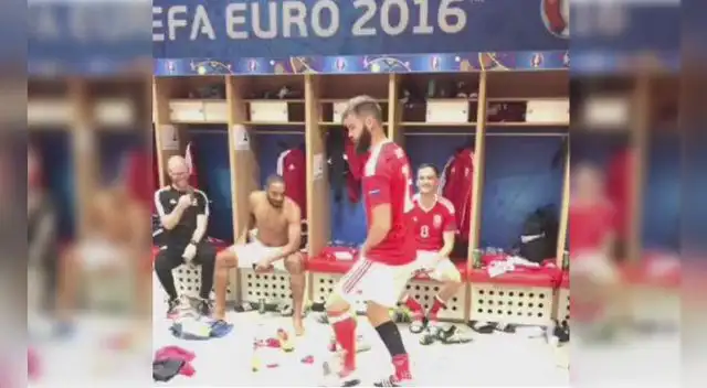 Gales vs. Bélgica: así fue la eufórica celebración británica en los camerinos. Gales vs. Bélgica: así fue la eufórica celebración británica en los camerinos.