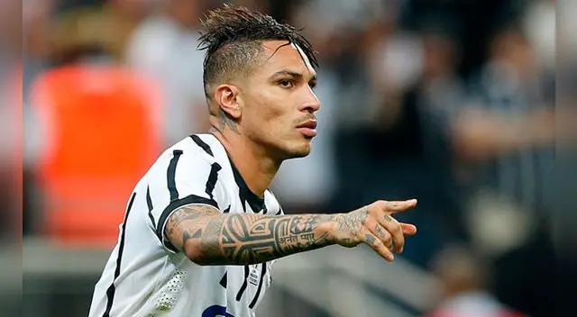 Paolo Guerrero celebra un gol a Danubio en la Copa Libertadores 2015.
