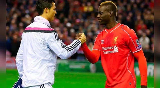 Cristiano Ronaldo y Mario Balotelli se saludan en un Liverpool-Real Madrid por Champions League 2014-15. Cristiano Ronaldo y Mario Balotelli se saludan en un Liverpool-Real Madrid por Champions League 2014-15.