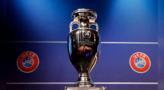 Alemania es el equipo que más jugadores aporta al XI ideal de la Eurocopa. Alemania es el equipo que más jugadores aporta al XI ideal de la Eurocopa.