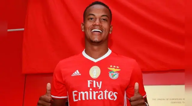 André Carrillo se declara hincha de los lusos, fanáticos lo repudian André Carrillo se declara hincha de los lusos, fanáticos lo repudian