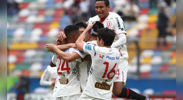 Los jugadores de Universitario celebran el gol de Hernán Rengifo. Los jugadores de Universitario celebran el gol de Hernán Rengifo.