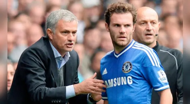 José Mourinho y Juan Mata durante su etapa en el Chelsea.