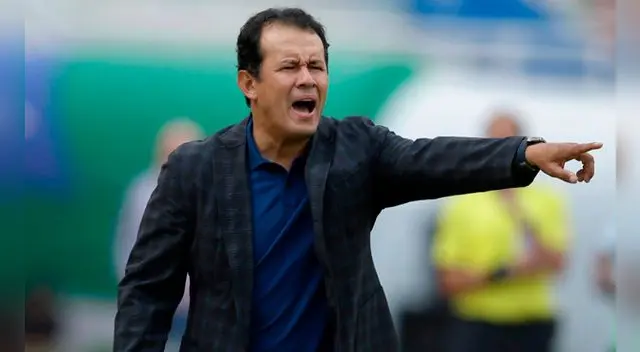 Juan Reynoso da una indicación como DT de Melgar. Juan Reynoso da una indicación como DT de Melgar.