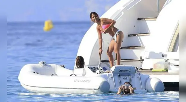 Lionel Messi: las nuevas y sensuales fotografías de Antonella Roccuzzo en Ibiza. Lionel Messi: las nuevas y sensuales fotografías de Antonella Roccuzzo en Ibiza.