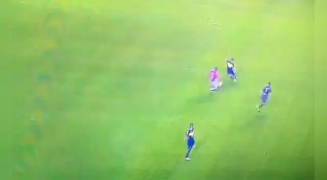 Insólito el blooper del arquero de Boca Insólito el blooper del arquero de Boca