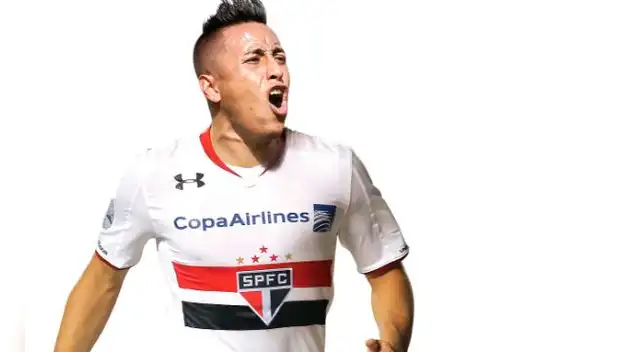 Christian Cueva a un paso de consolidarse en Sao Paulo: Ganso fue vendido a Sevilla por 9-5 millones de euros Christian Cueva a un paso de consolidarse en Sao Paulo: Ganso fue vendido a Sevilla por 9-5 millones de euros