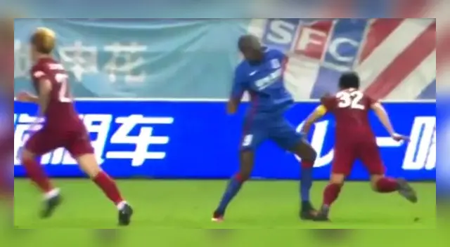 Momento en que se 'parte' el jugador de 31 años 