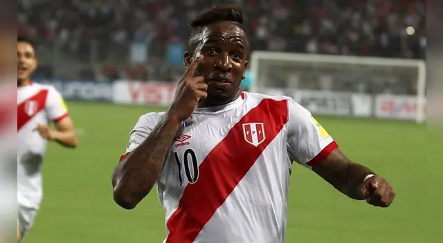 Jefferson Farfán podría quedarse en los Emiratos Árabes Unidos. Jefferson Farfán podría quedarse en los Emiratos Árabes Unidos.