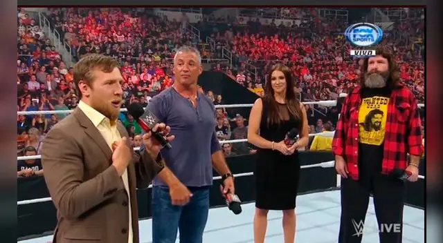 Bryan y Foley vuelven a la WWE como Gerentes de Smackdown y Raw