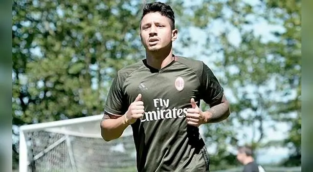 Gianluca Lapadula durante un entrenamiento con el AC Milan. Gianluca Lapadula durante un entrenamiento con el AC Milan.