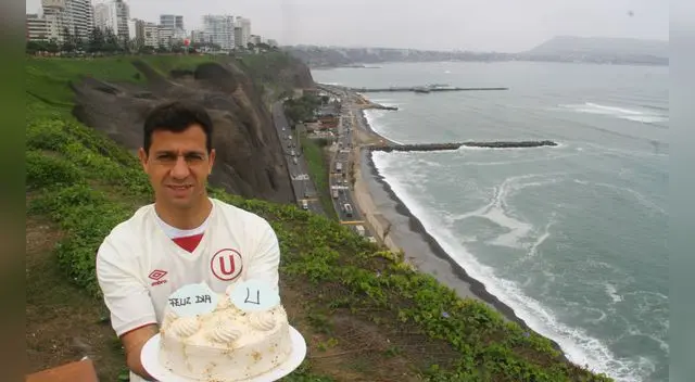 Universitario: Guastavino celebró su cumpleaños y como deseo pidió ganar el título. Universitario: Guastavino celebró su cumpleaños y como deseo pidió ganar el título.