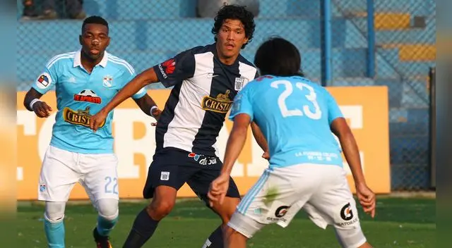 Óscar Vílchez durante el clásico Cristal-Alianza en el Alberto Gallardo. Óscar Vílchez durante el clásico Cristal-Alianza en el Alberto Gallardo.