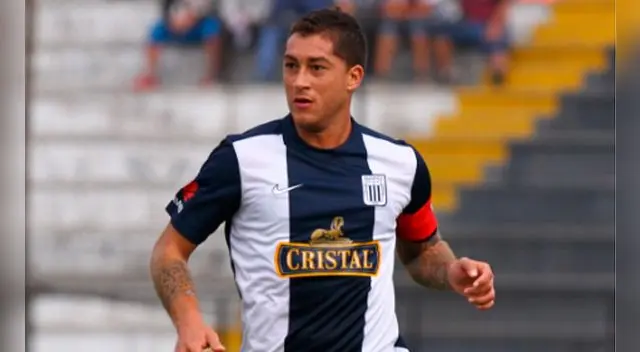 Walter Ibáñez durante un partido de Alianza Lima en Matute.
