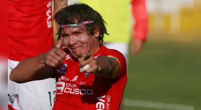 Cienciano goleó 3-0 a Cultural Santa Rosa y alimenta sus chances volver a primera. Cienciano goleó 3-0 a Cultural Santa Rosa y alimenta sus chances volver a primera.