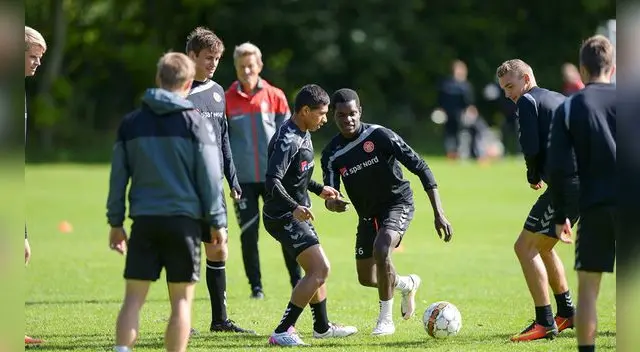 Edison Flores: así fue el primer entrenamiento de "Orejas" con el Aalborg | FOTOS Edison Flores: así fue el primer entrenamiento de "Orejas" con el Aalborg | FOTOS