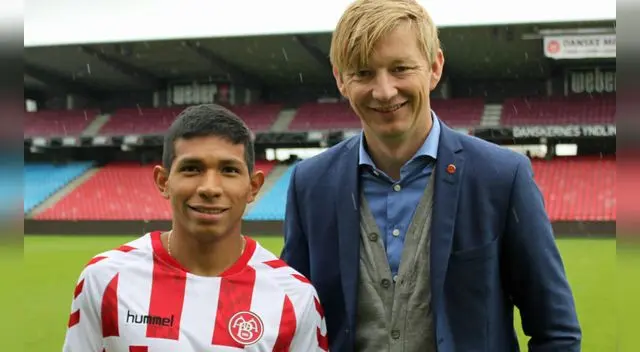 Edison Flores: así fue la presentación de "Orejas" en el Aalborg BK. Edison Flores: así fue la presentación de "Orejas" en el Aalborg BK.