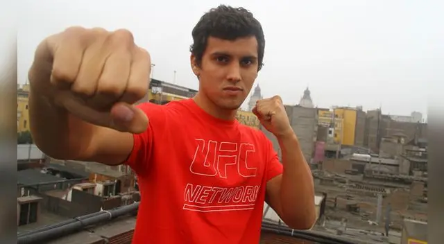 Claudio Puelles en producción para el lente de LÍBERO.